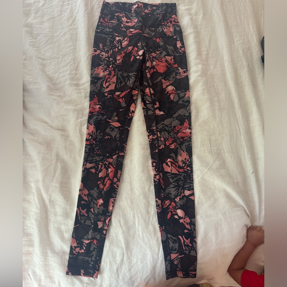 Lululemon high rise Sz 6